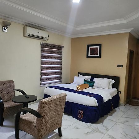 Nue-Crest Hotels & Suites Enugu Bagian luar foto