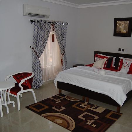 Nue-Crest Hotels & Suites Enugu Bagian luar foto