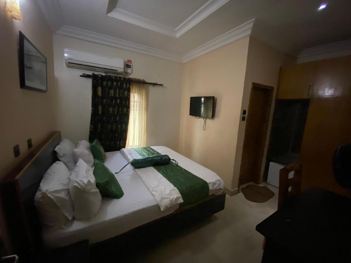 Nue-Crest Hotels & Suites Enugu Bagian luar foto