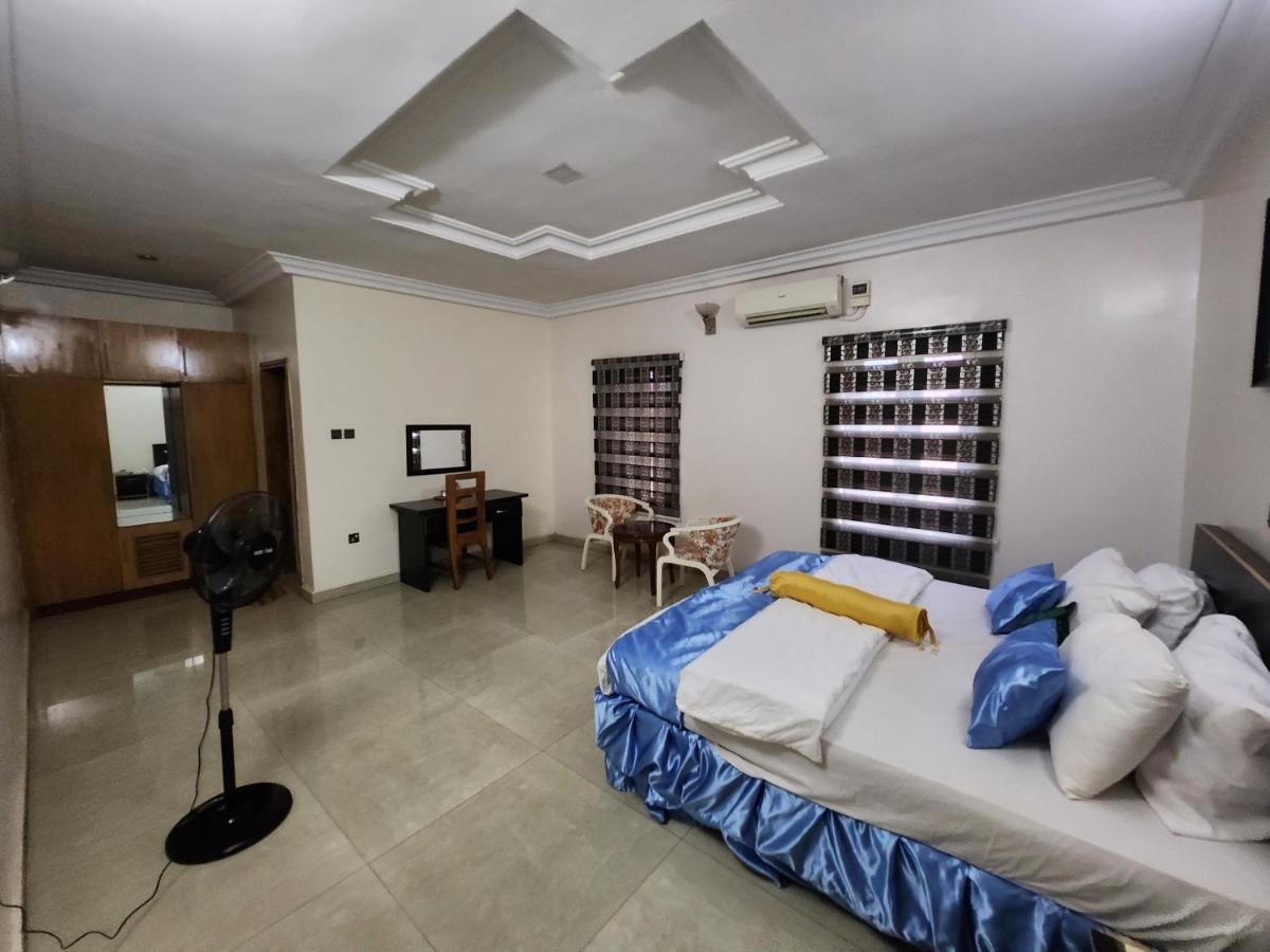 Nue-Crest Hotels & Suites Enugu Bagian luar foto