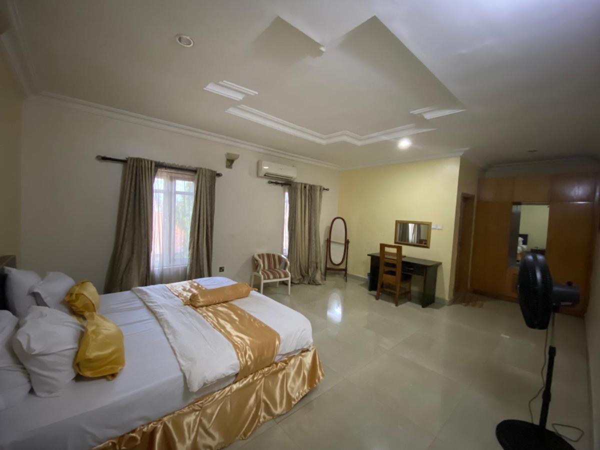 Nue-Crest Hotels & Suites Enugu Bagian luar foto