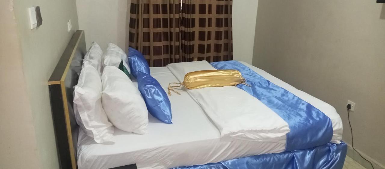 Nue-Crest Hotels & Suites Enugu Bagian luar foto