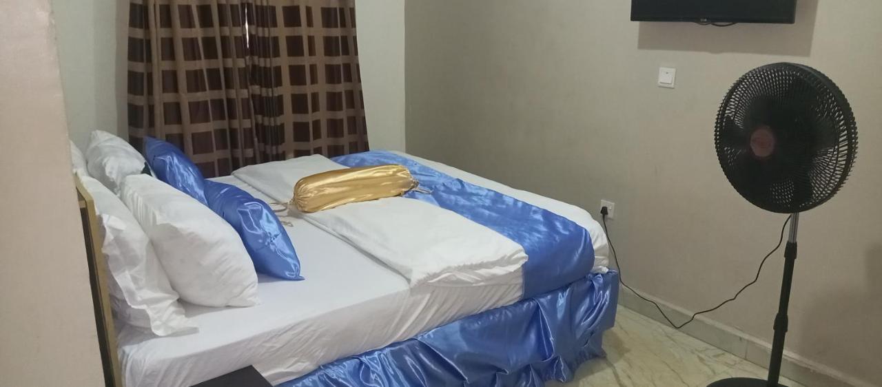 Nue-Crest Hotels & Suites Enugu Bagian luar foto