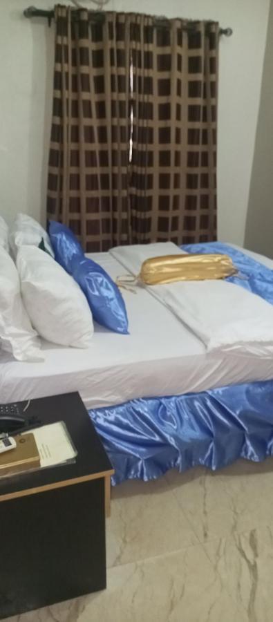 Nue-Crest Hotels & Suites Enugu Bagian luar foto