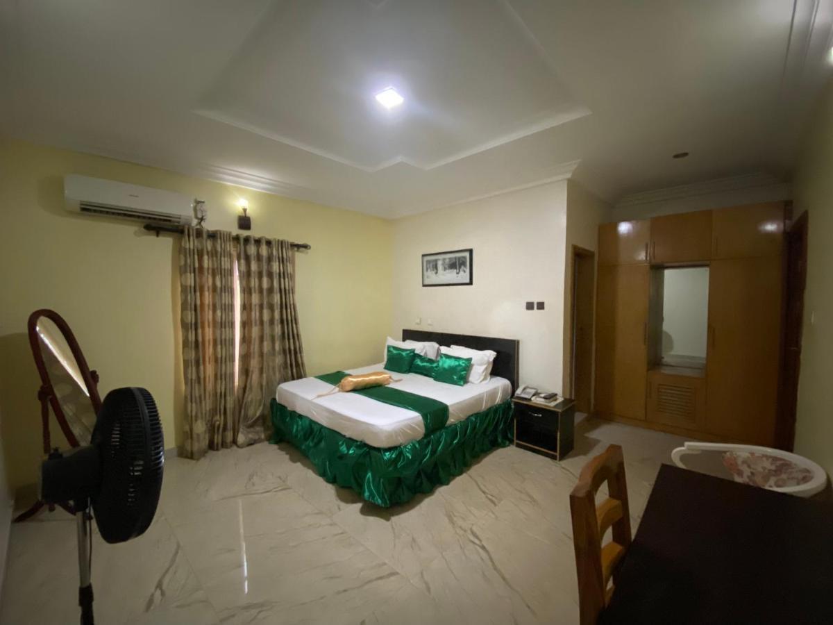 Nue-Crest Hotels & Suites Enugu Bagian luar foto