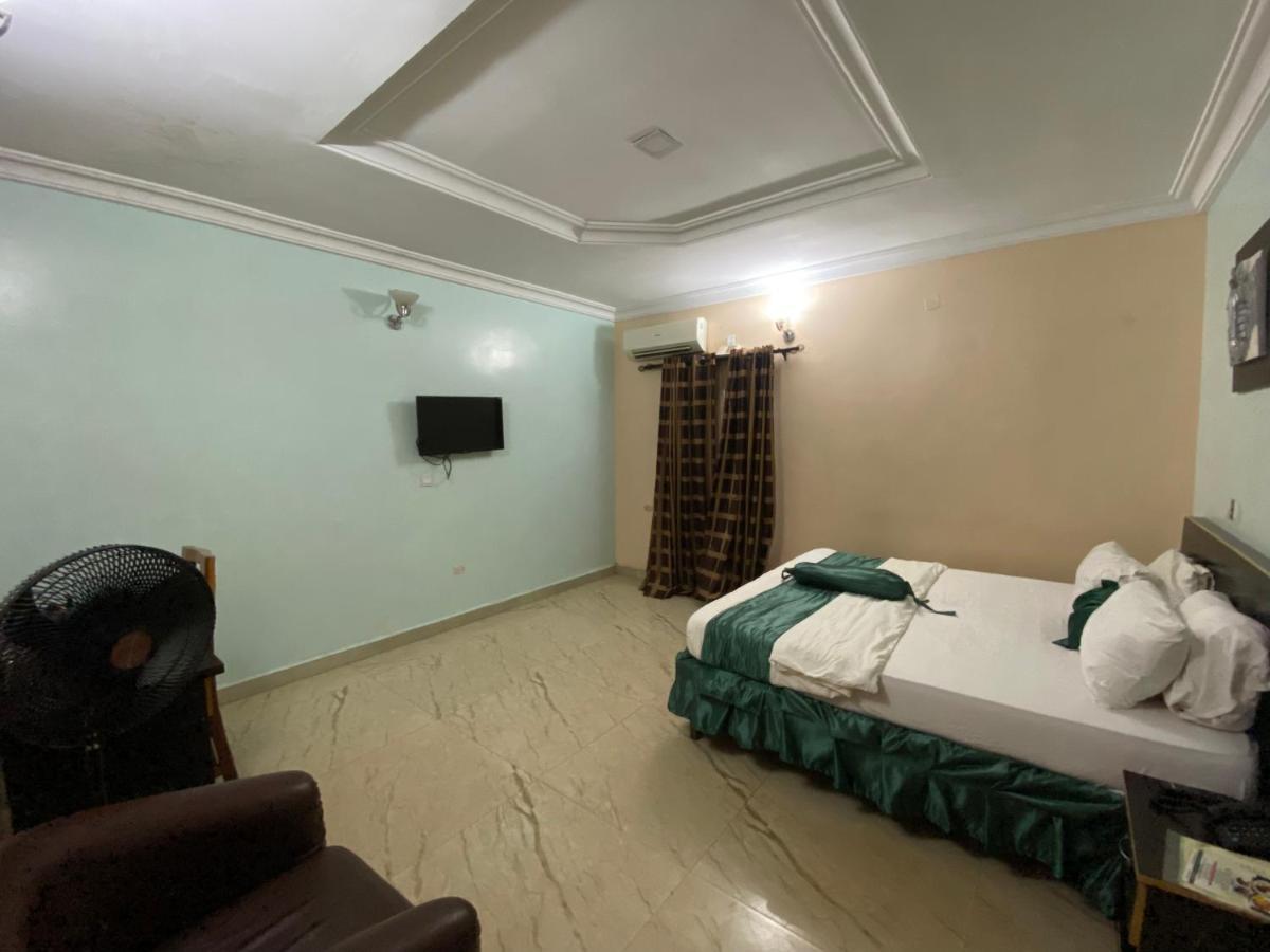 Nue-Crest Hotels & Suites Enugu Bagian luar foto