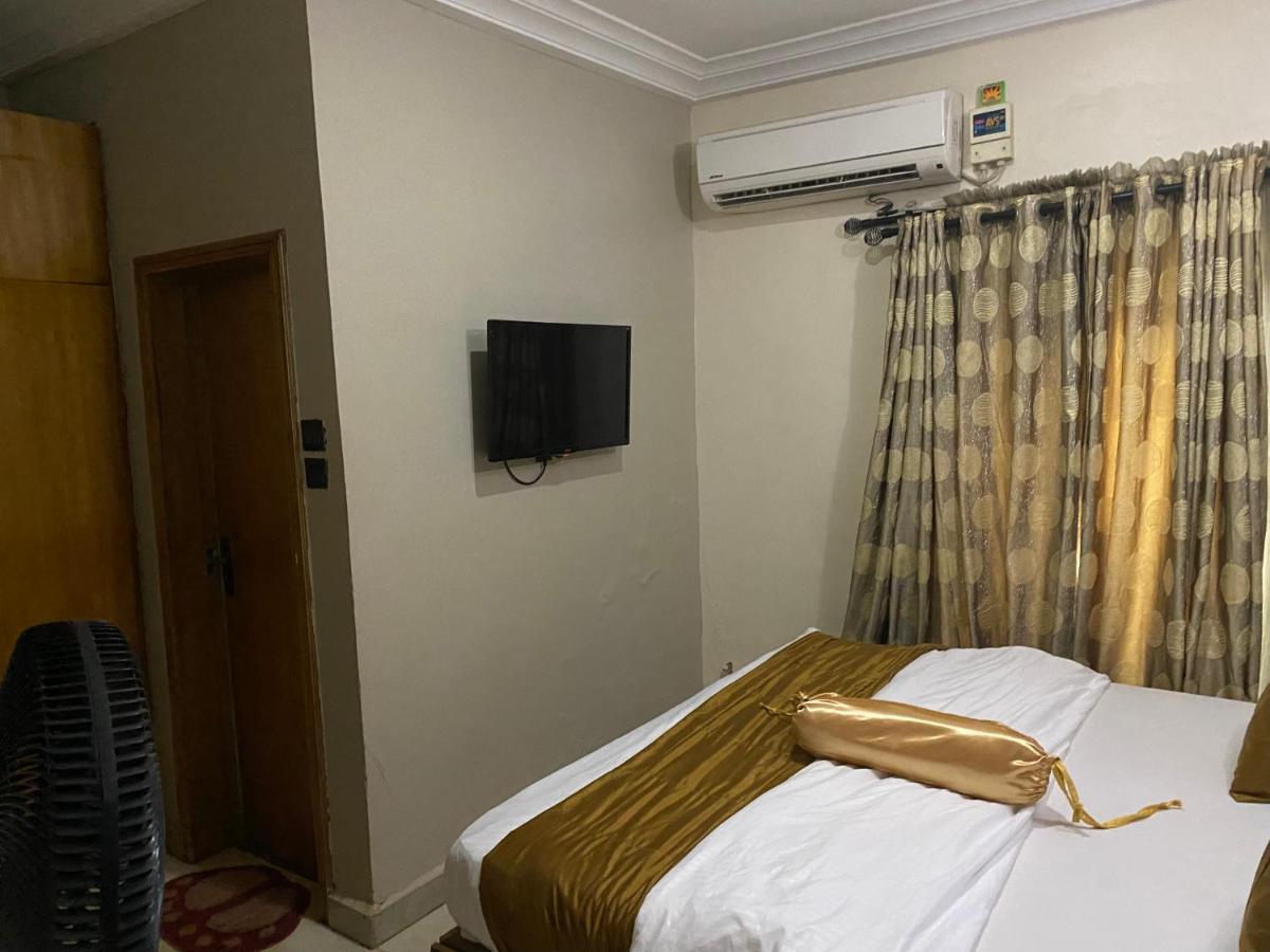 Nue-Crest Hotels & Suites Enugu Bagian luar foto