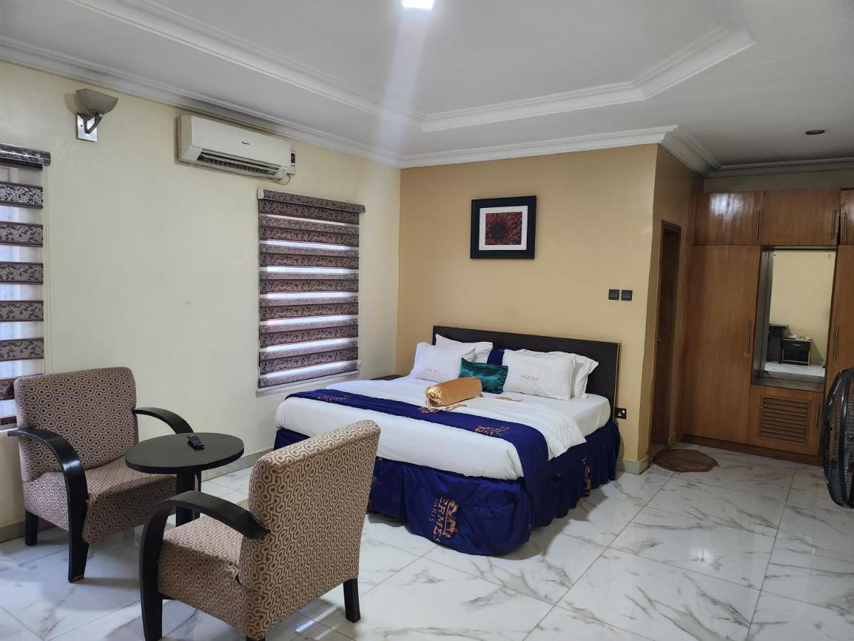 Nue-Crest Hotels & Suites Enugu Bagian luar foto