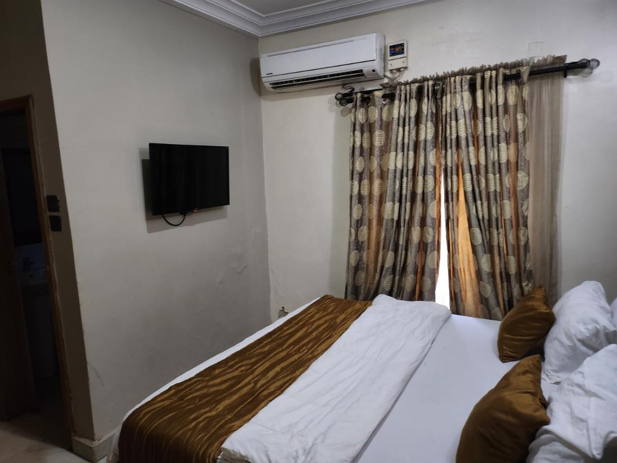 Nue-Crest Hotels & Suites Enugu Bagian luar foto
