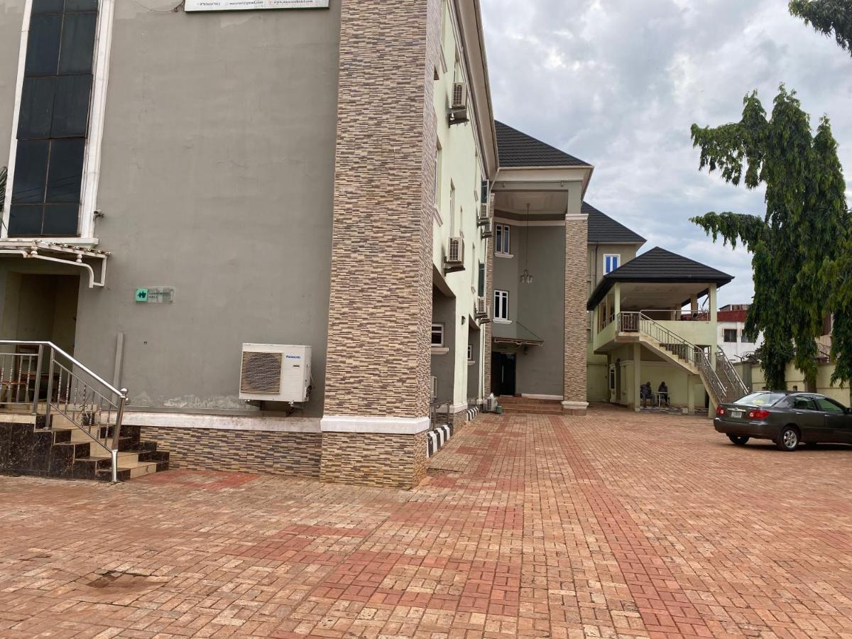 Nue-Crest Hotels & Suites Enugu Bagian luar foto