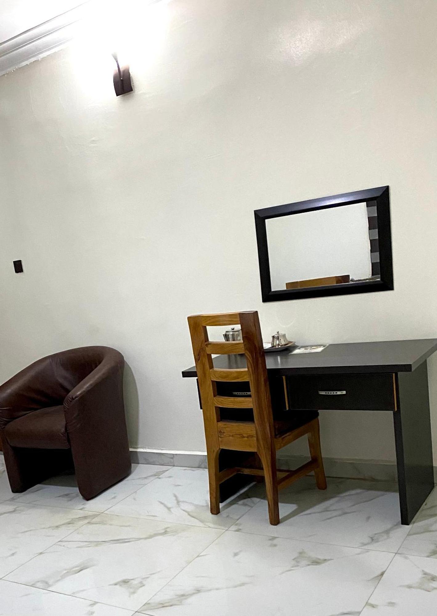 Nue-Crest Hotels & Suites Enugu Ruang foto