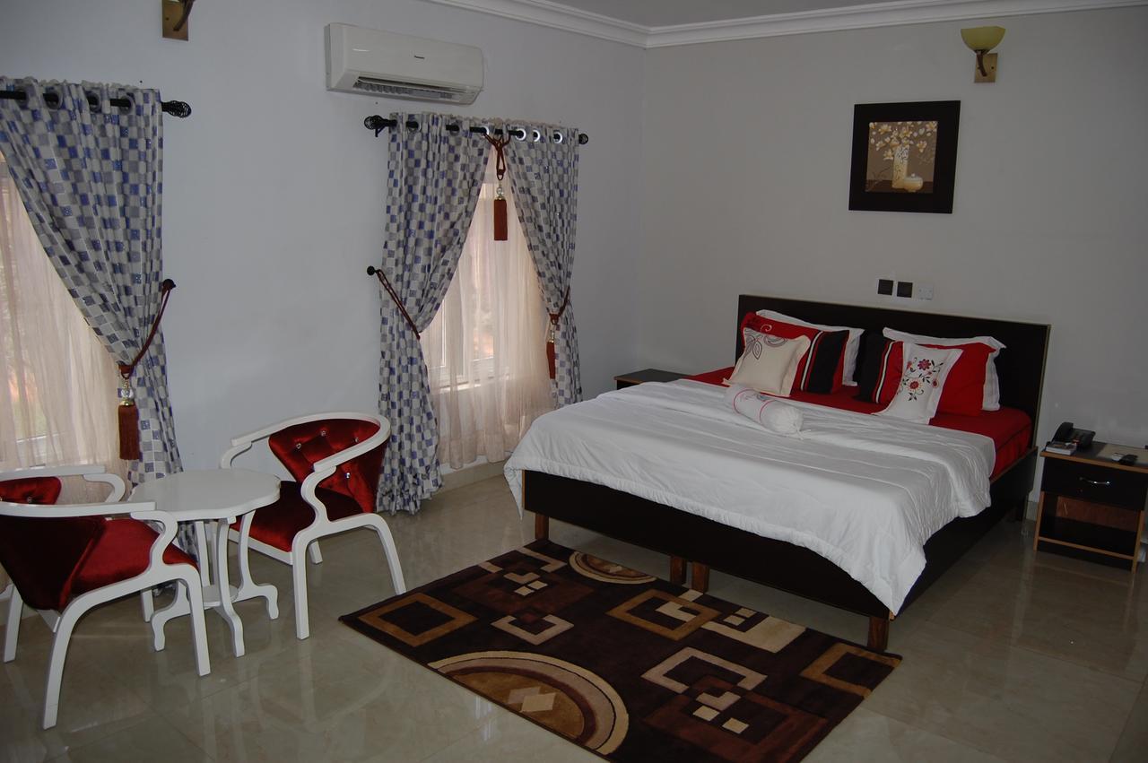 Nue-Crest Hotels & Suites Enugu Bagian luar foto