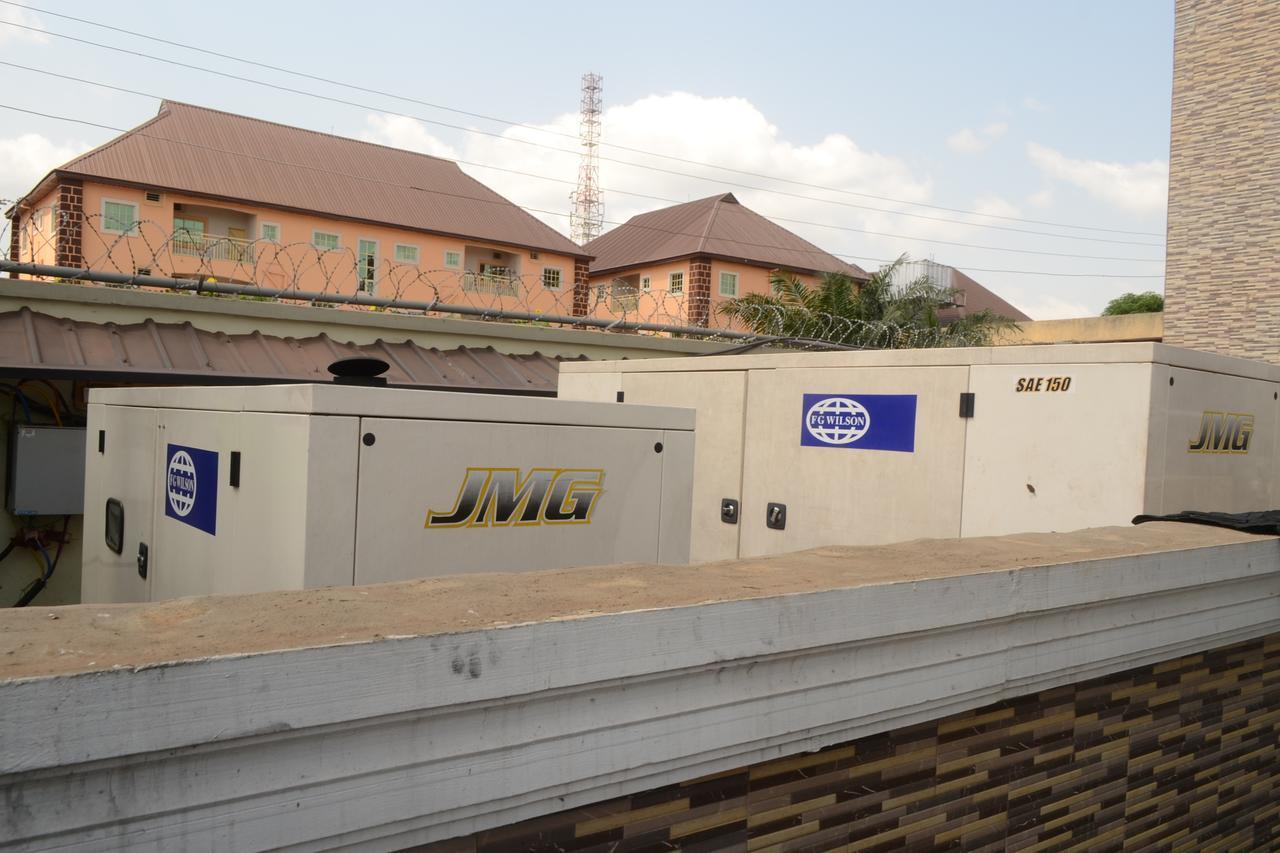 Nue-Crest Hotels & Suites Enugu Bagian luar foto