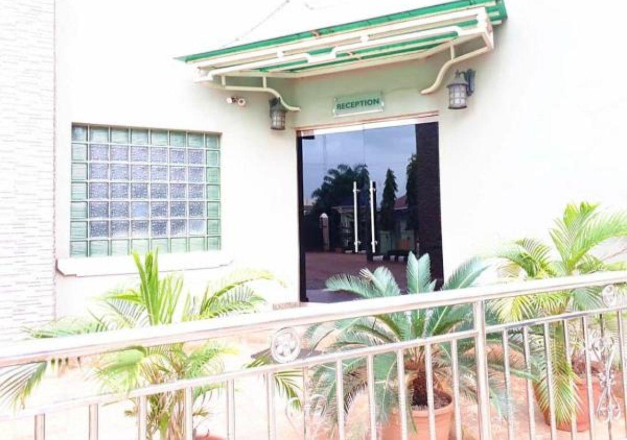 Nue-Crest Hotels & Suites Enugu Bagian luar foto