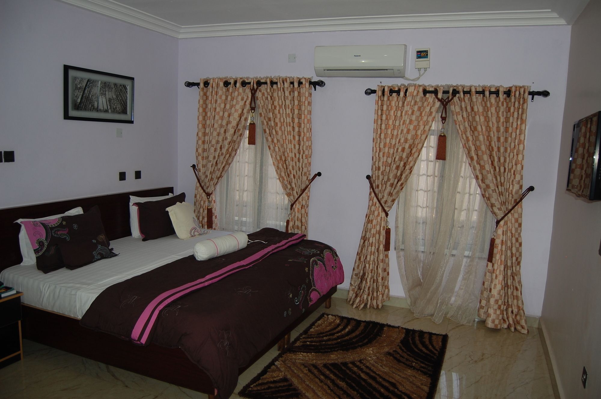 Nue-Crest Hotels & Suites Enugu Bagian luar foto
